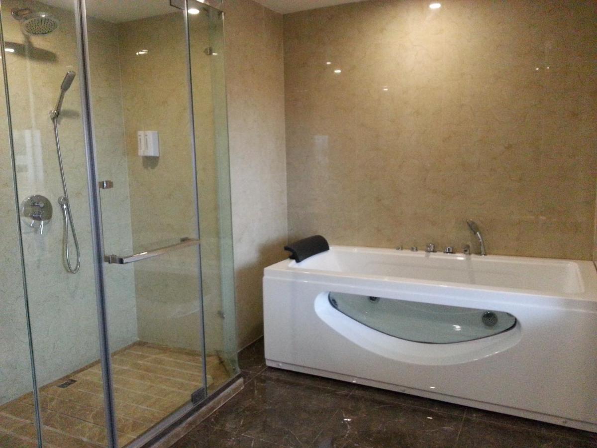 New West Street Hotel - Grand Wing Yangshuo Quarto foto